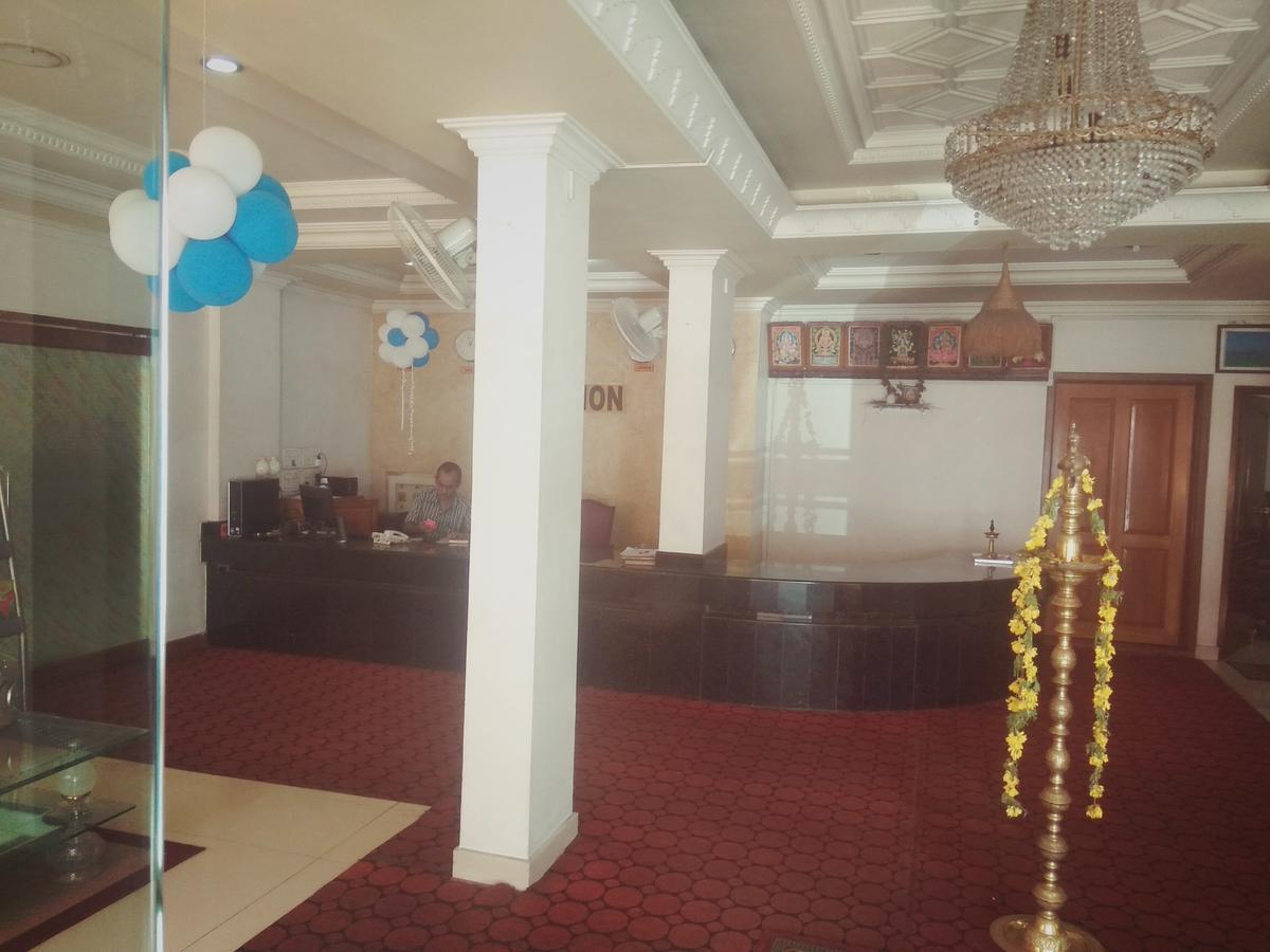 Hotel Malika Residency Ettumanoor 外观 照片