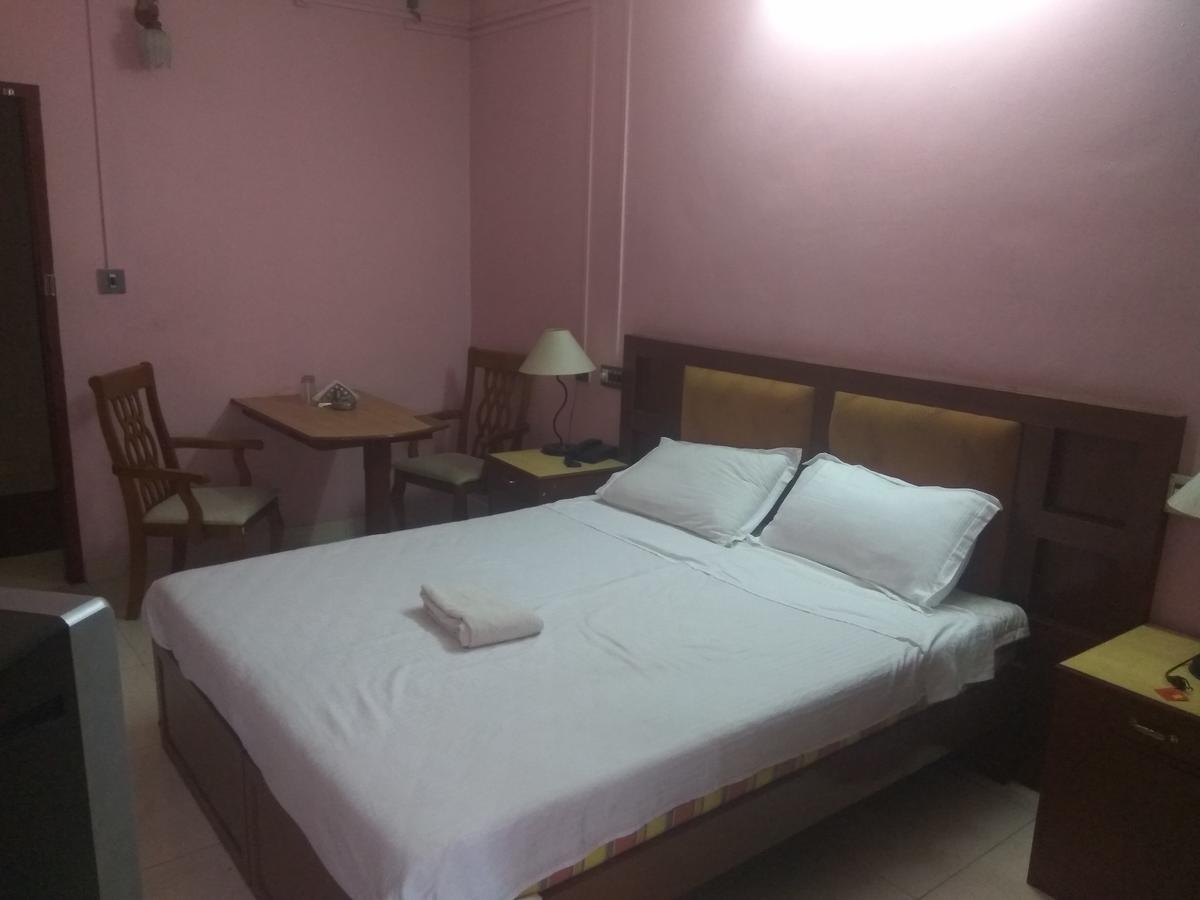 Hotel Malika Residency Ettumanoor 外观 照片
