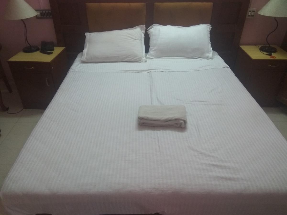 Hotel Malika Residency Ettumanoor 外观 照片