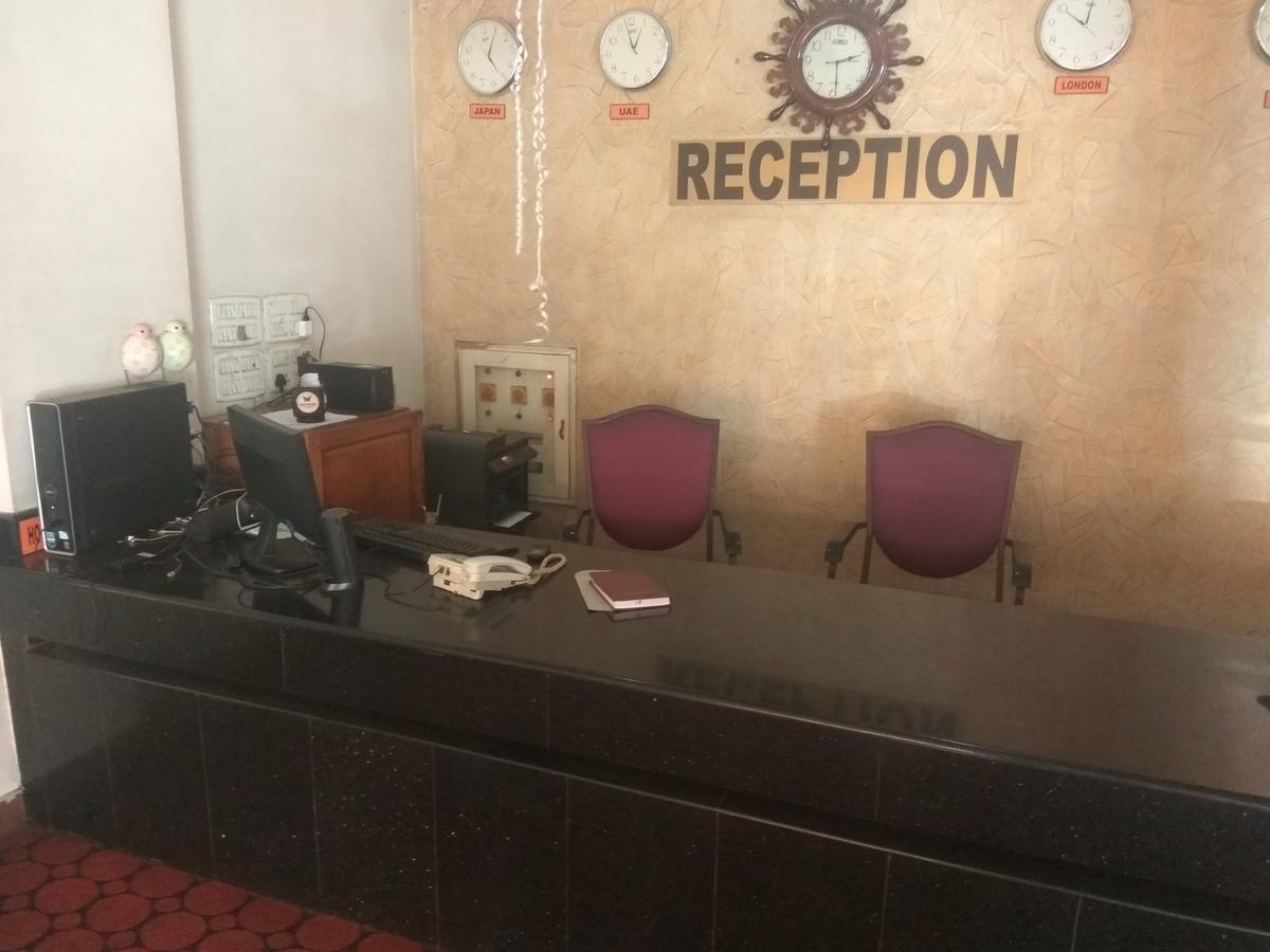 Hotel Malika Residency Ettumanoor 外观 照片