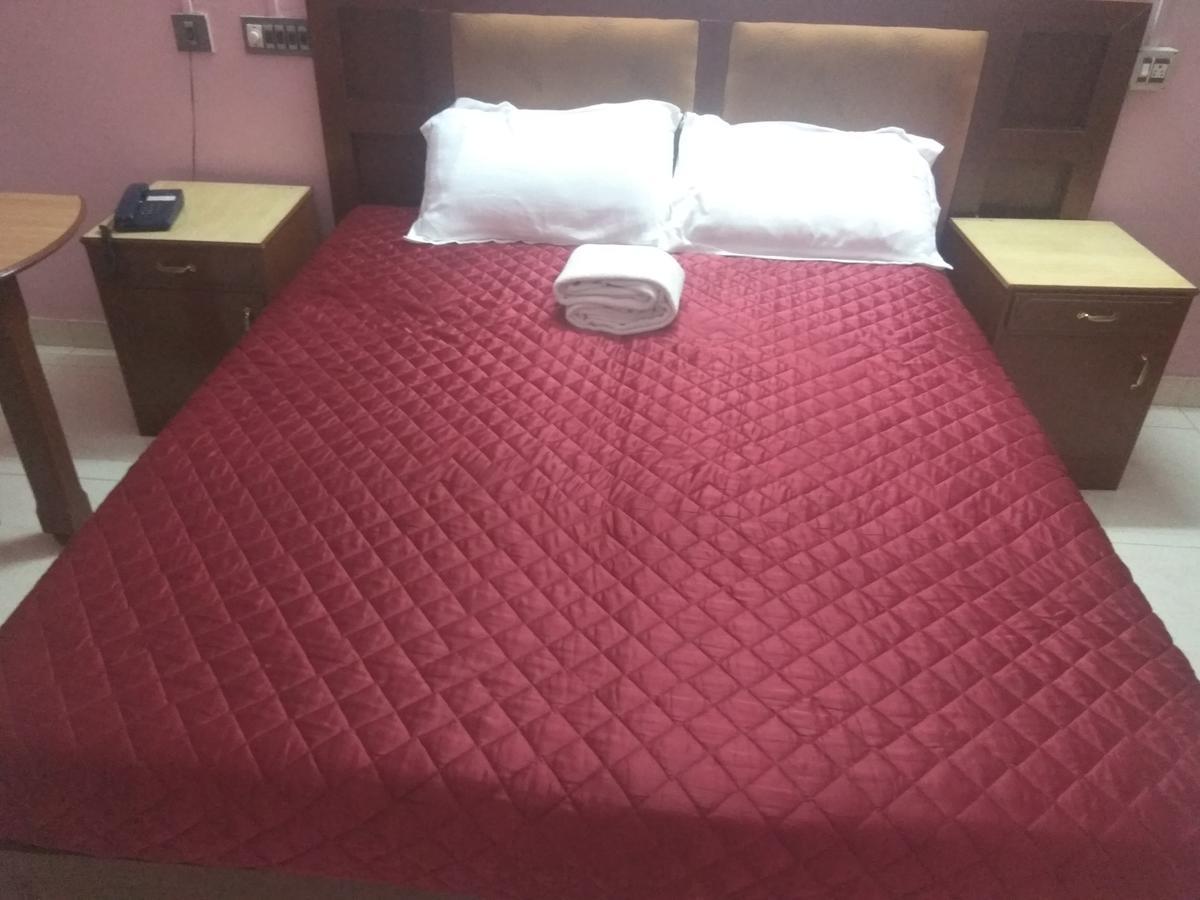 Hotel Malika Residency Ettumanoor 外观 照片